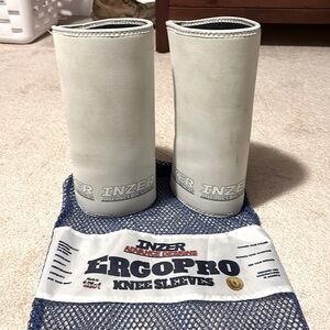 Inzer ergo pro knee sleeves. Size small